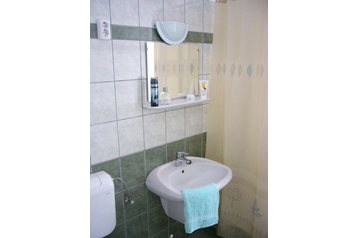 Hungary Privát Egerszalók, Exterior